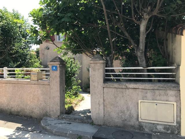 Chambre climatisée avec sdb privée dans une villa avec piscine privée Marsella Exterior foto
