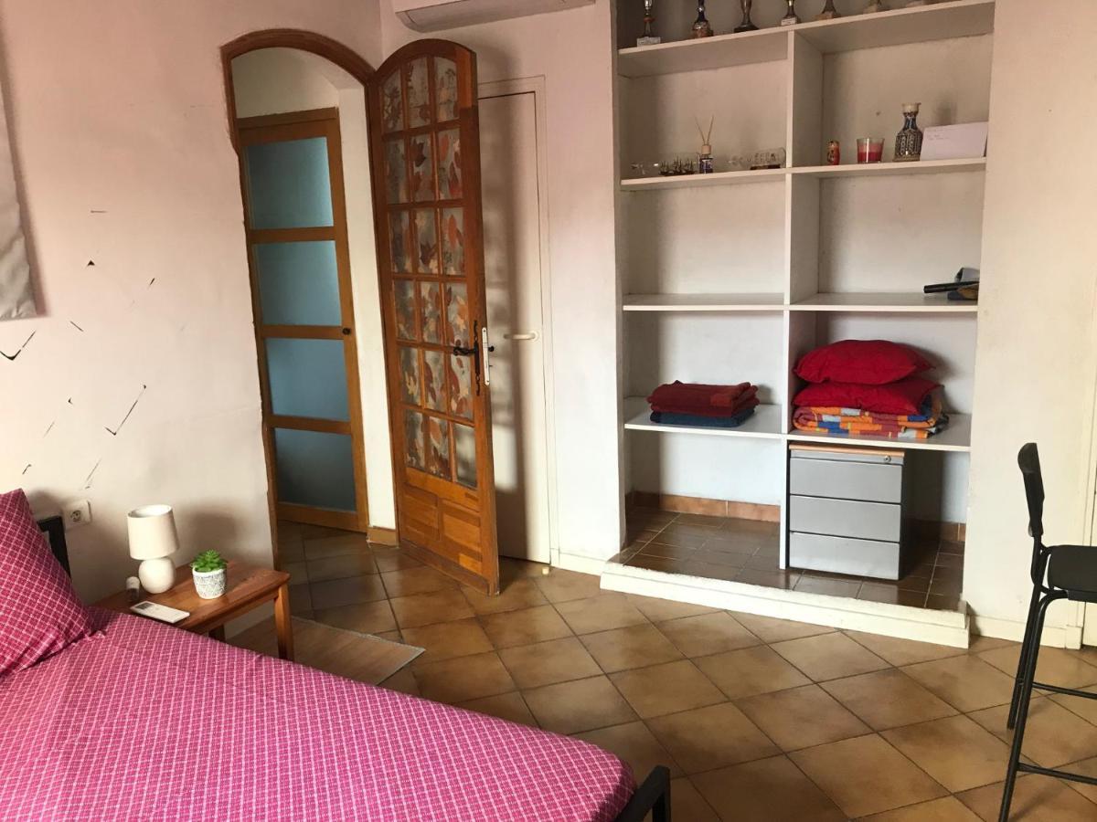 Chambre climatisée avec sdb privée dans une villa avec piscine privée Marsella Exterior foto