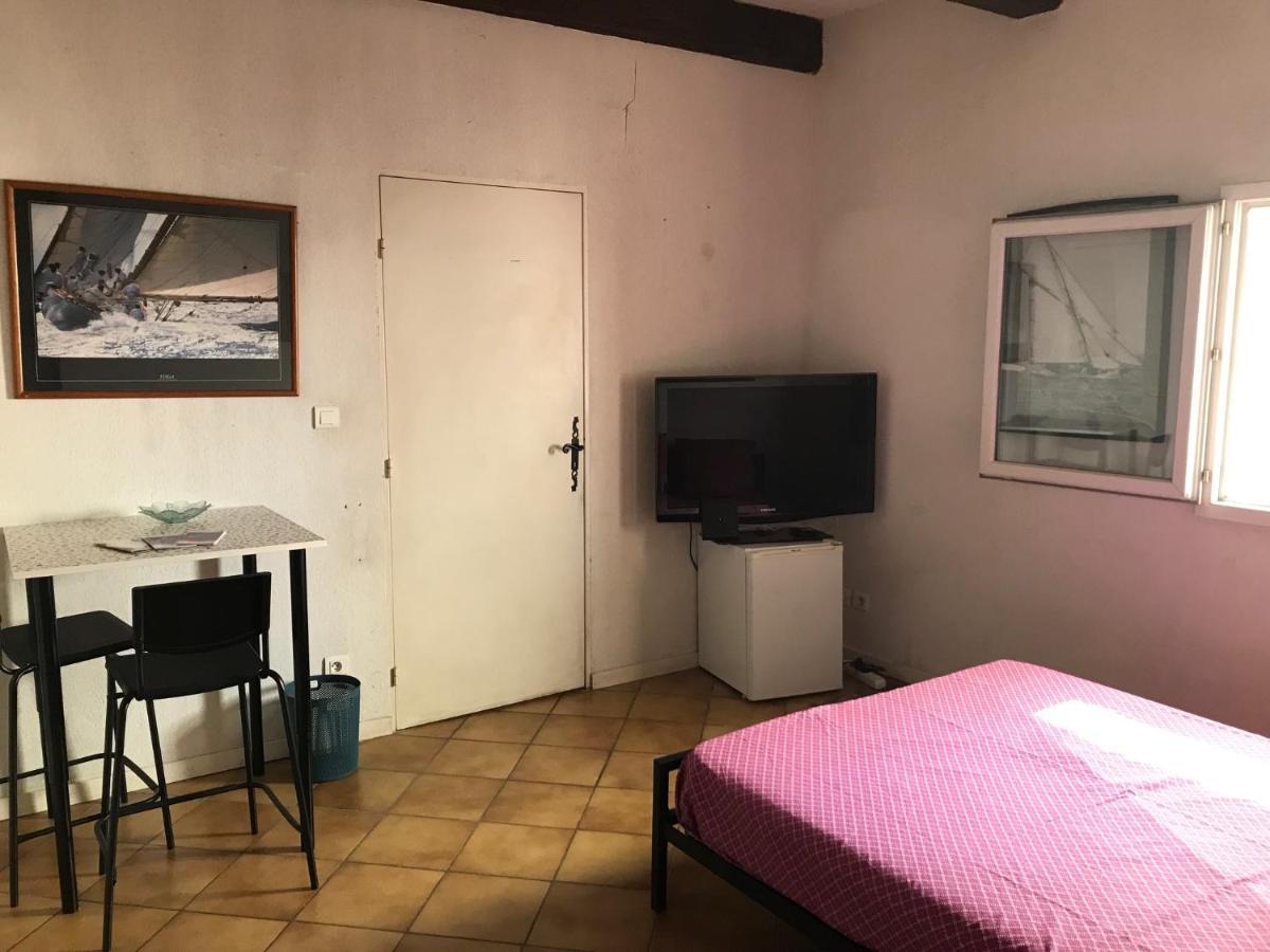 Chambre climatisée avec sdb privée dans une villa avec piscine privée Marsella Exterior foto
